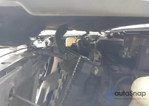 1990 Chevrolet Suburban R1500 z USA, uszkodzony, nr VIN 1GNER16K6LF150973